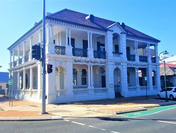 External cleaning of an iconic Bundaberg building