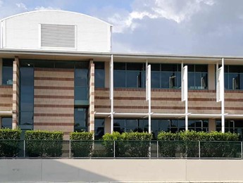 Large commercial building clean