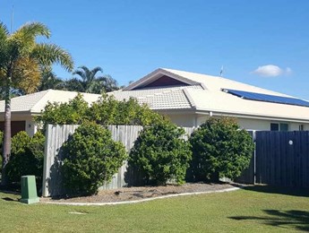 Exterior house cleaning before selling your house