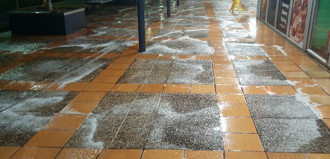 Shopping centre external cleaning