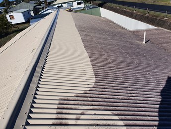 pressure cleaning a colorbond roof