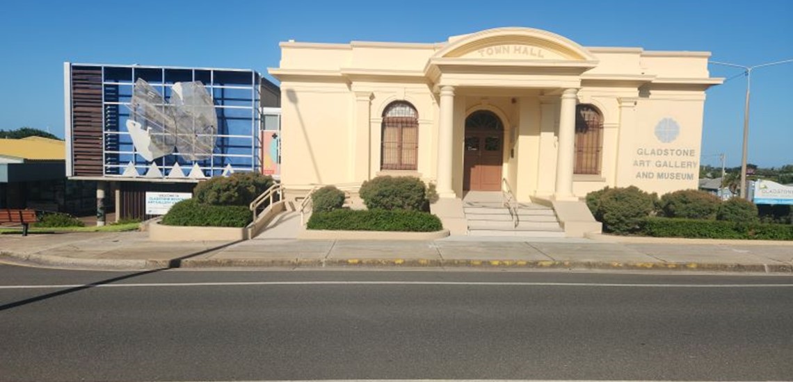 Gladstone Art Gallery external clean front of building